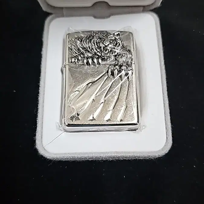 (새상품) 지포 Zippo KW A TIGER  CLAW NA 정품