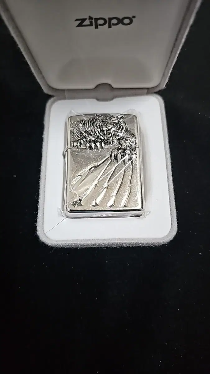 (새상품) 지포 Zippo KW A TIGER  CLAW NA 정품