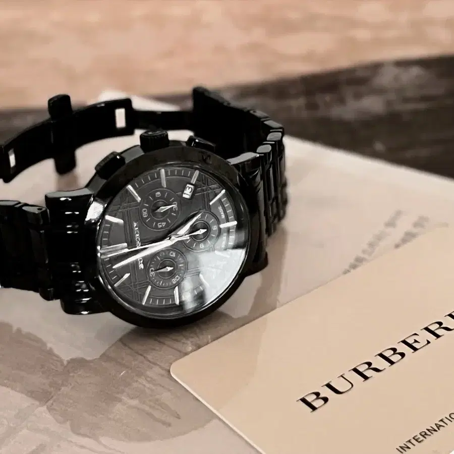 BURBERRY 버버리  헤리티지 블랙 크로노그래프 남성 시계