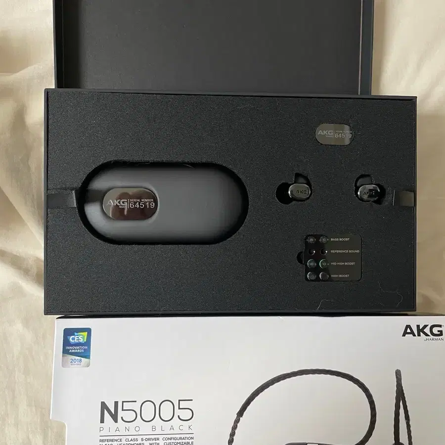 AKG n5005