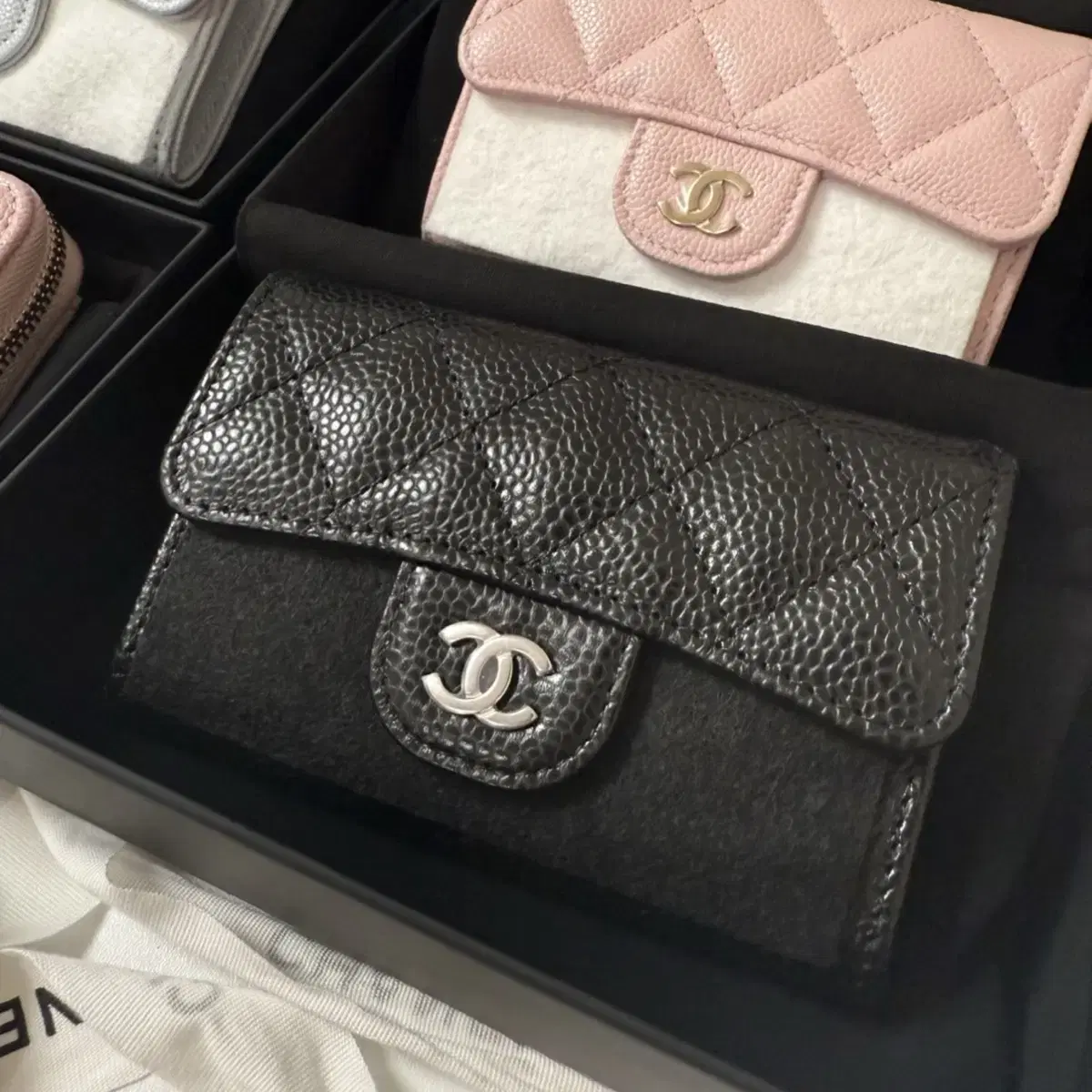 [Unsealed New] Chanel Kard Wallet Caviar Classic Tick Tock Black Silver Bird