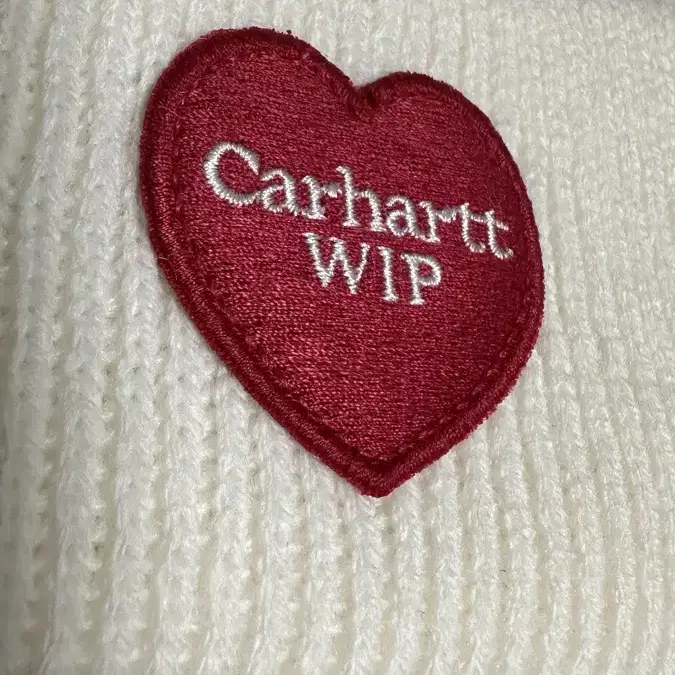 [OS] 칼하트 carhartt wip 하트 자수 비니