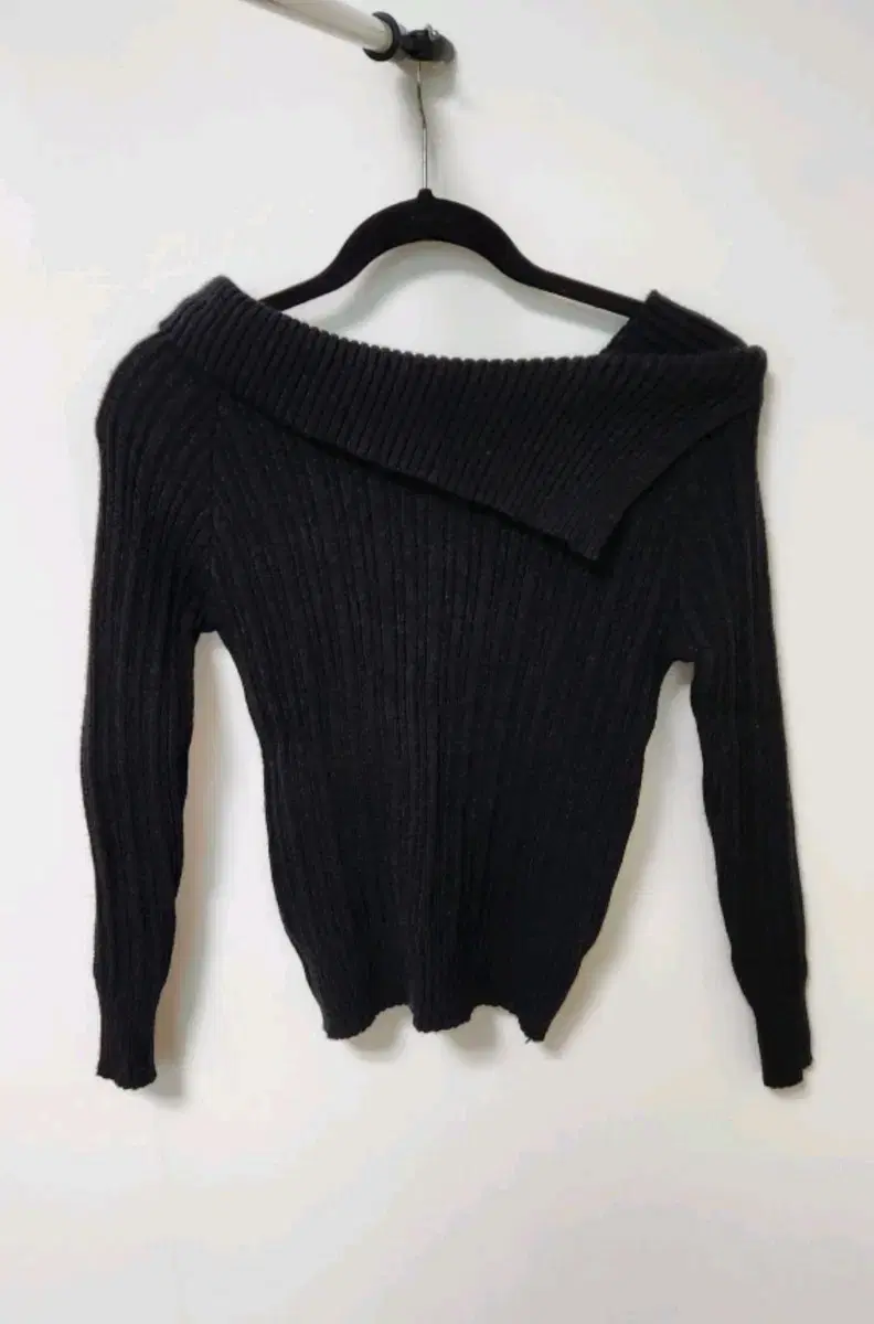 Women's Off-the-Shoulder Knit with Pretty Fit (One Size)