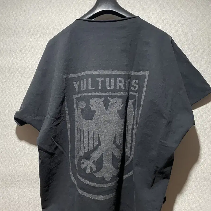 [3] Yeezy Vultures Box T-Shirt Black