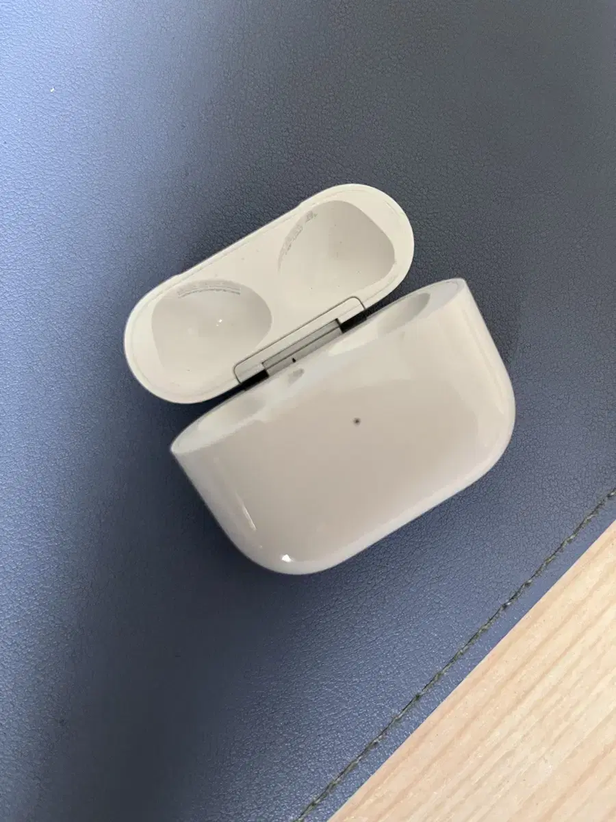 Quick sale of AAA grade airpods 3 body!!!