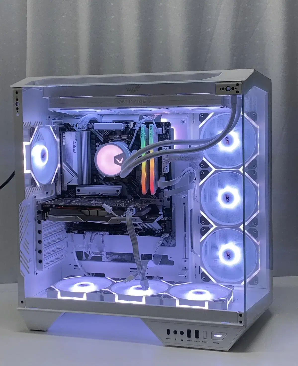 The ultimate gaming Ryzen 7500F! High-end popular gaming computer desktop body