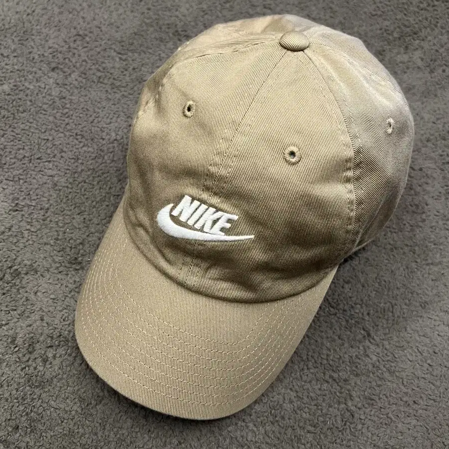 나이키(Nike) 베이지 볼캡