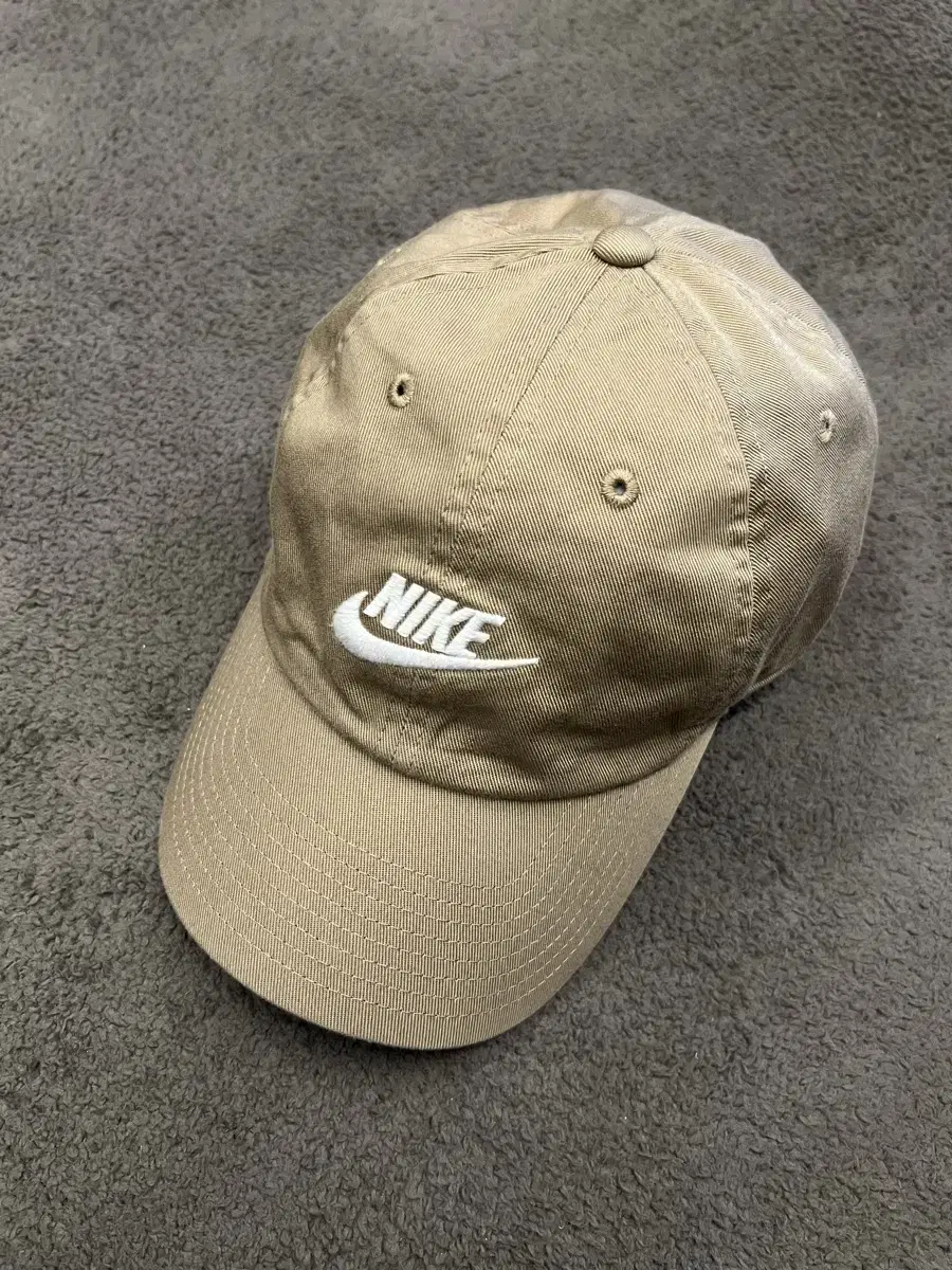 나이키(Nike) 베이지 볼캡