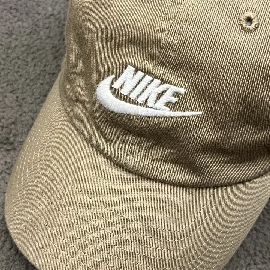 나이키(Nike) 베이지 볼캡