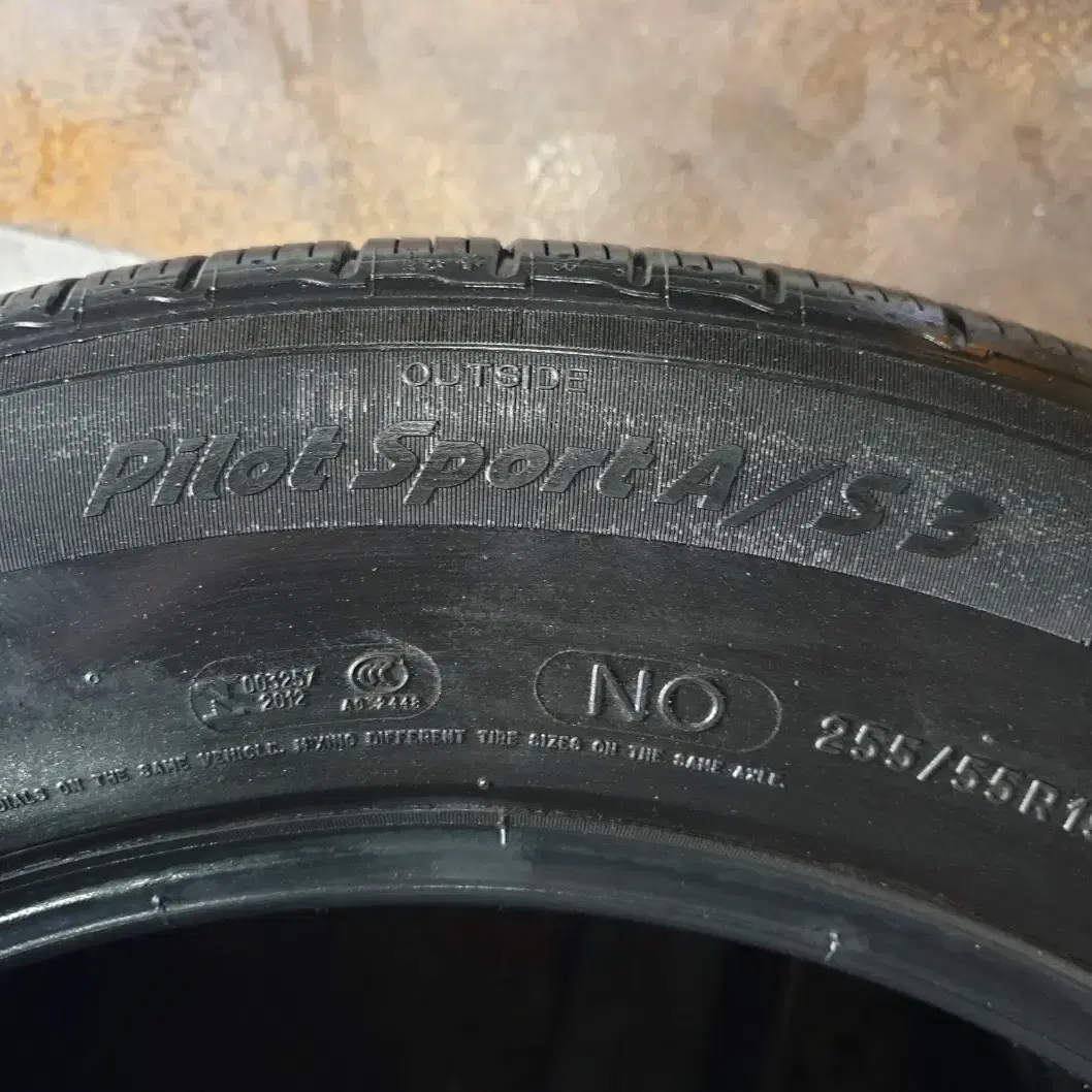 2555519 중고타이어 미쉐린 파일럿스포츠A/S 255/55R19세트