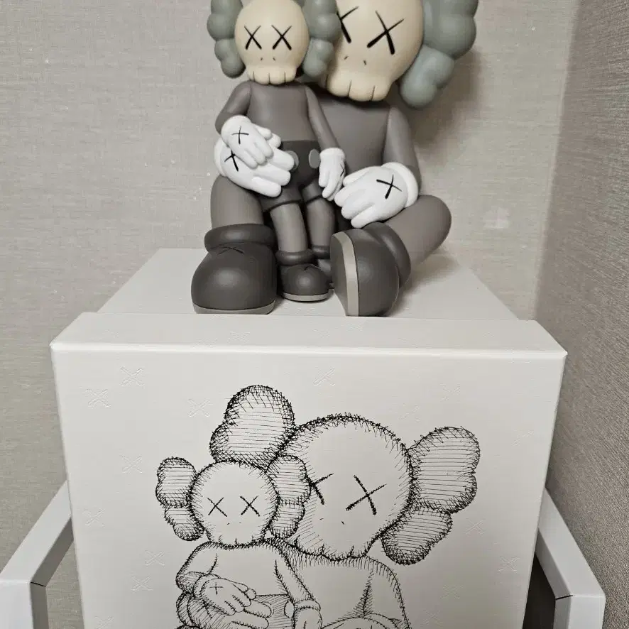 카우스kaws 장백산 피규어 (화이트,브라운)