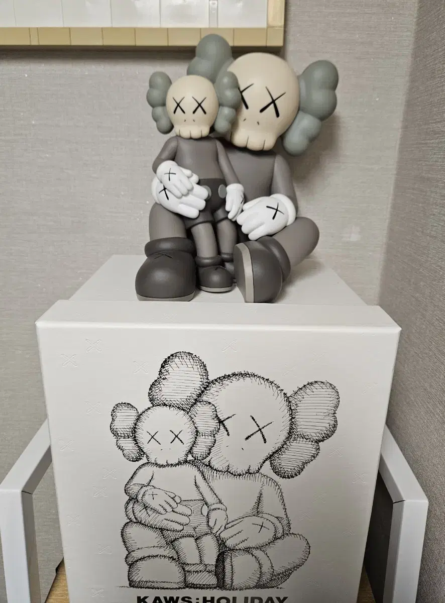 카우스kaws 장백산 피규어 (화이트,브라운)