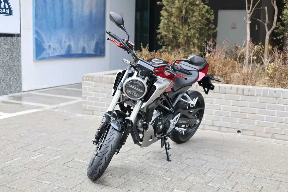 혼다 CB125R / 18년식 9,000KM 오토바이 메뉴얼 바이크