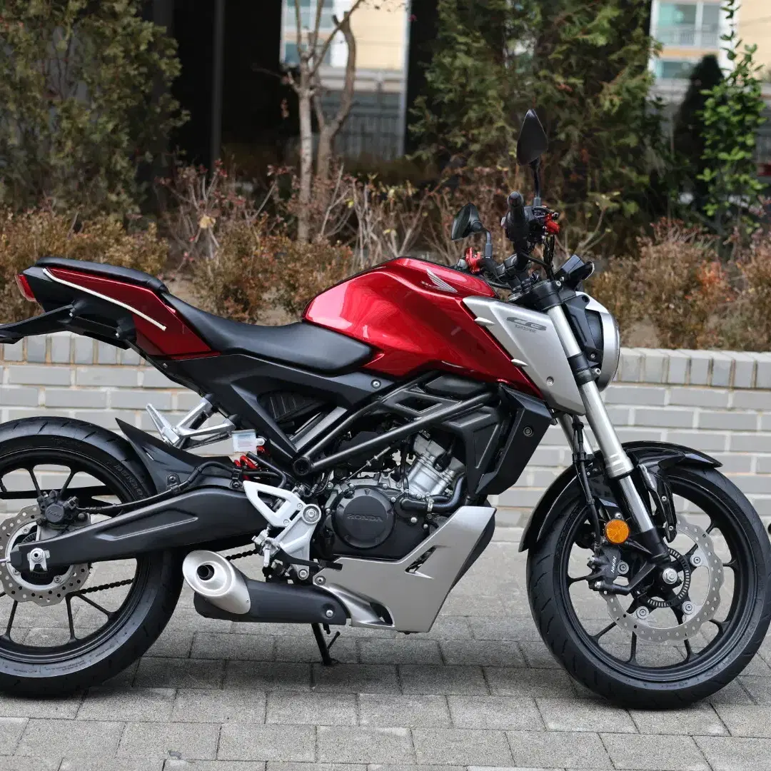 혼다 CB125R / 18년식 9,000KM 오토바이 메뉴얼 바이크