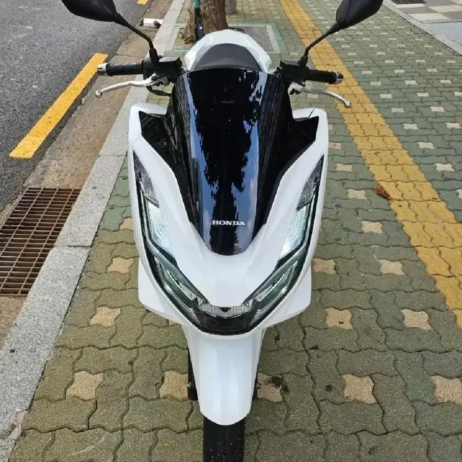 21년식 PCX125 바이크 판매합니다.