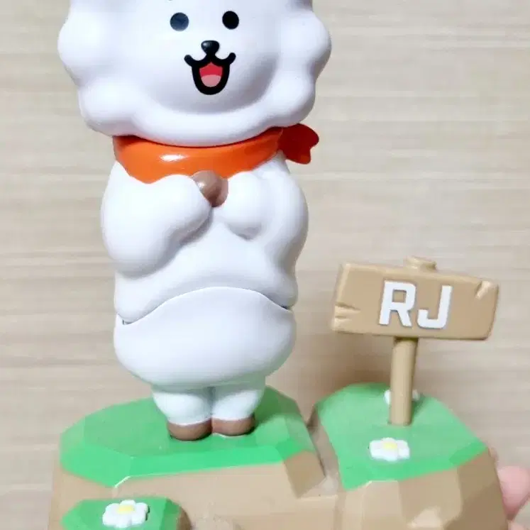 인사하는 BT21 알제이