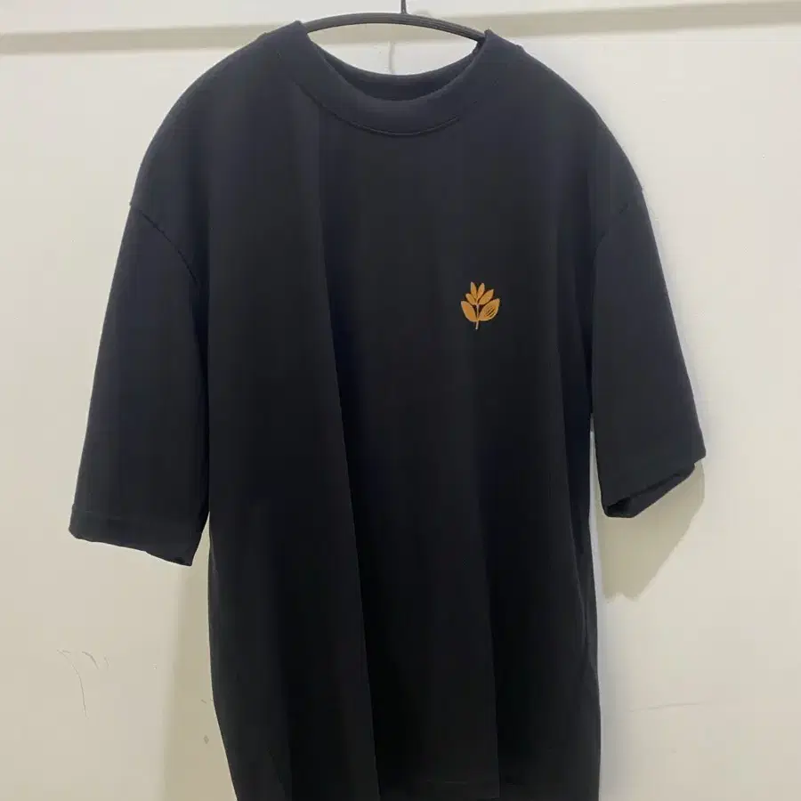 마젠타 스케이트보드 Blur Tee (Black)