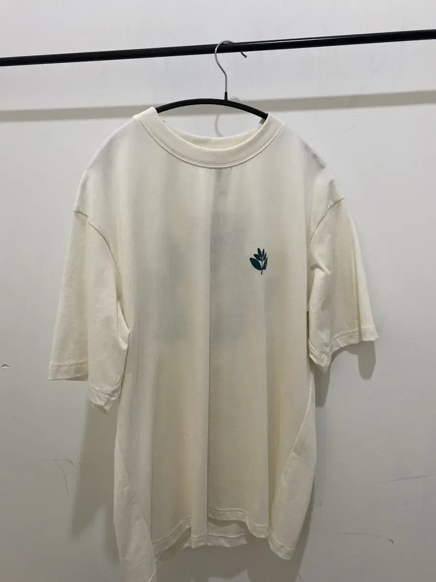 마젠타 스케이트보드 Blur Tee (Natural)