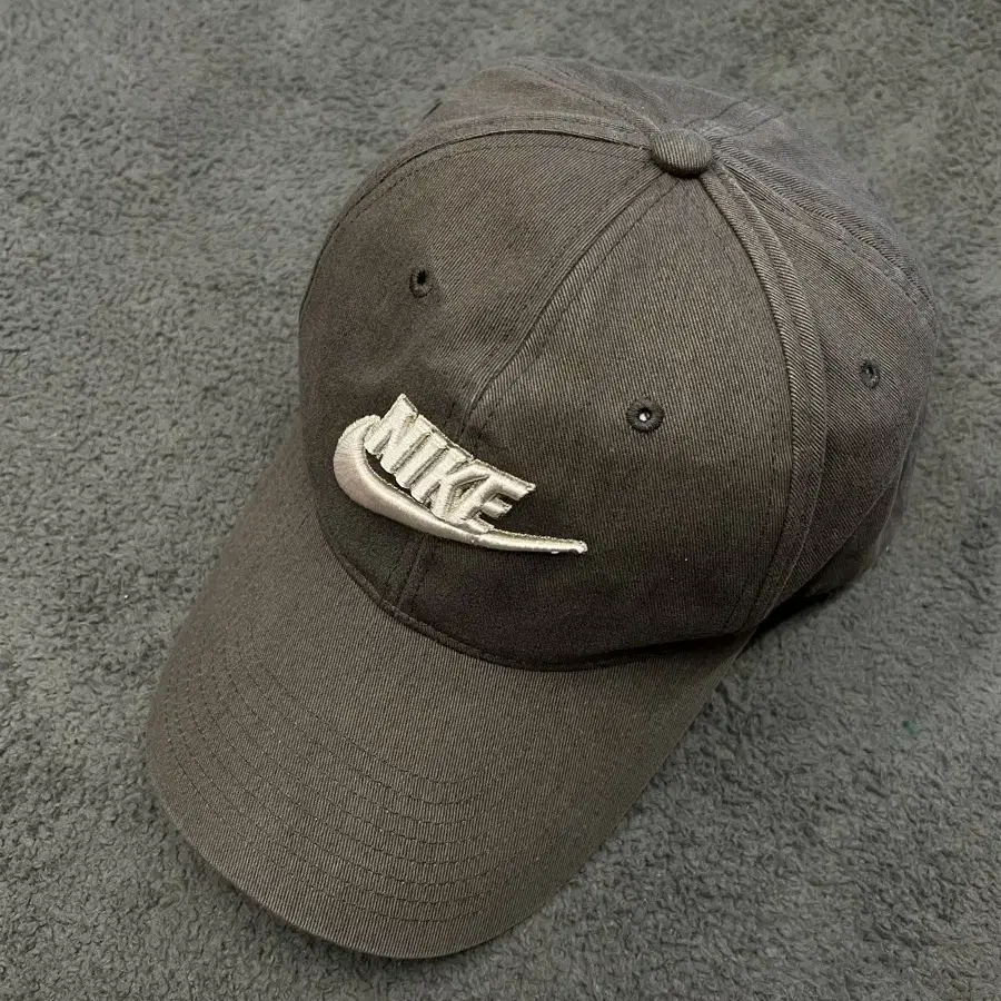 나이키(NIKE) 브라운 볼캡