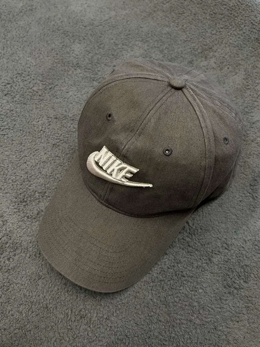 나이키(NIKE) 브라운 볼캡