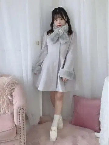 에블린 evelyn 2023 비쥬코트 M사이즈 아이스 그레이