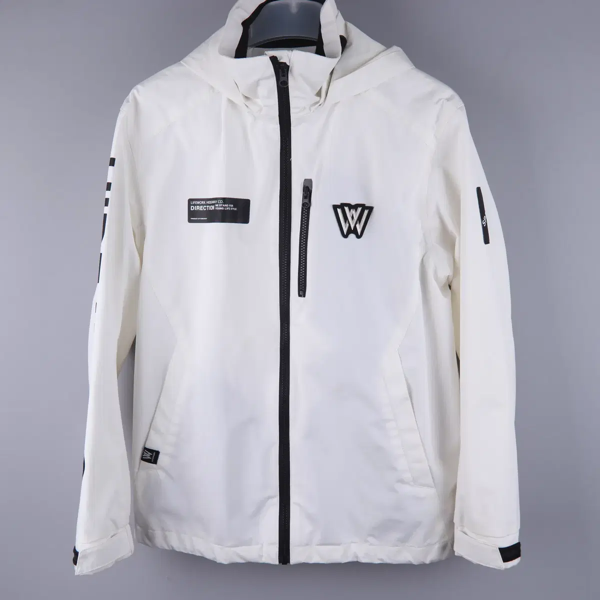 LifeWear Slant-Cut Zip-Up Jacket White (L)