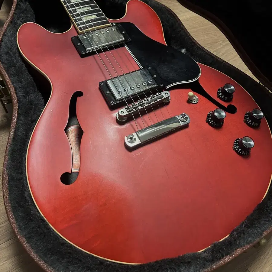 깁슨 멤피스 ES-339 Block Inlay Satin Cherry