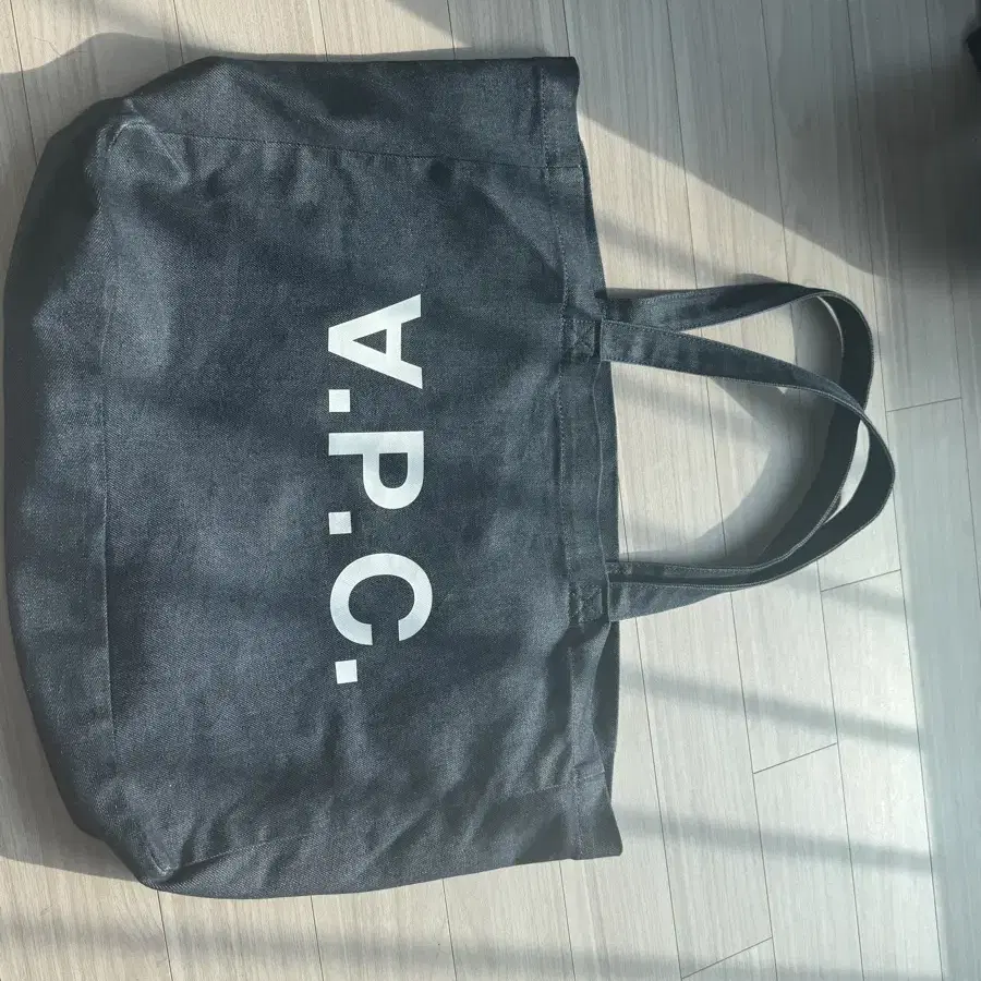 APC 아페쎄 토트백 다니엘라