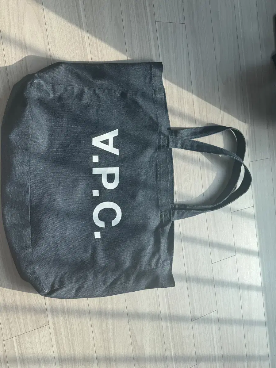 APC 아페쎄 토트백 다니엘라