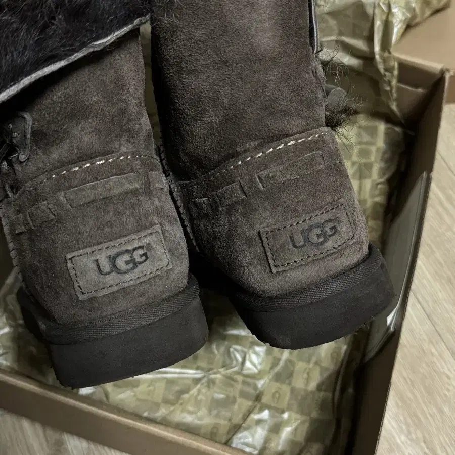 UGG meadow 7사이즈