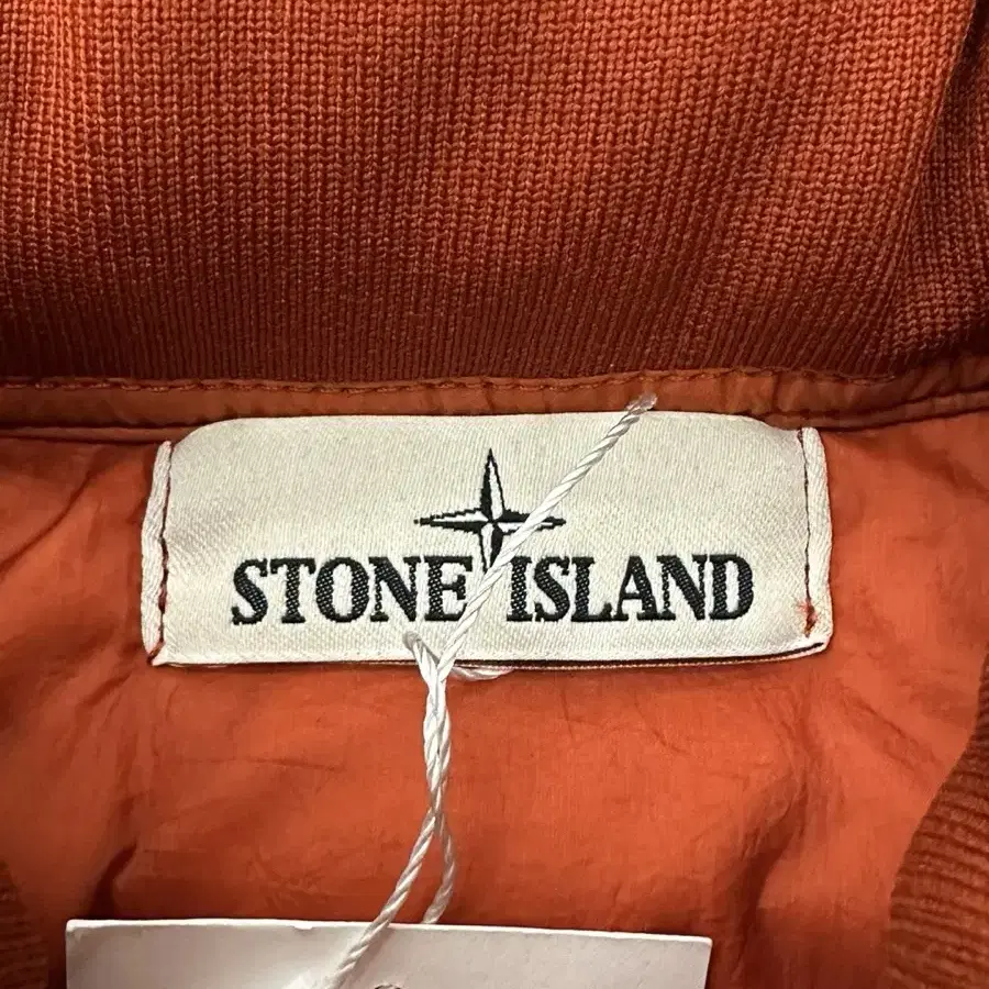 Stone island 스톤아일랜드 가먼트 다이드 크링클랩스 패딩