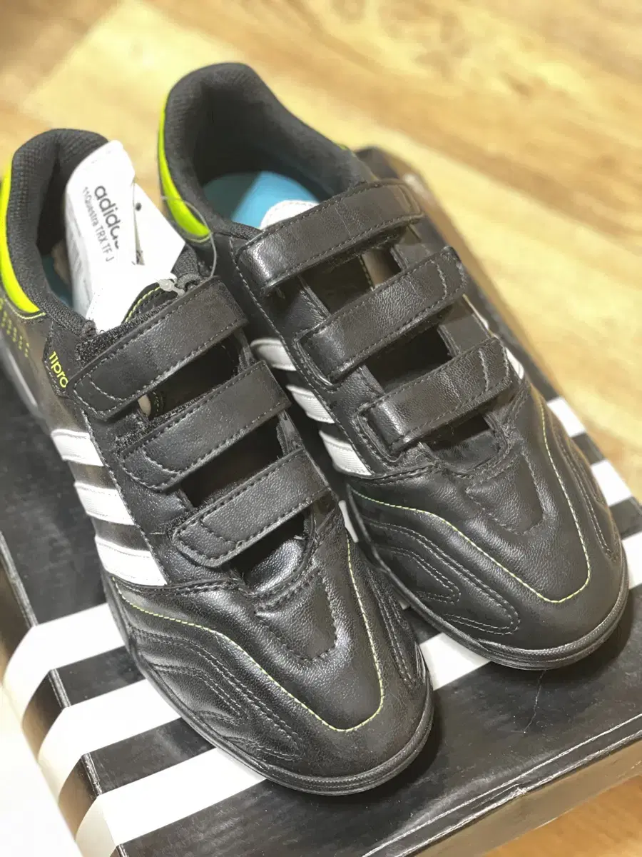 (Children's) Adidas soccer shoes sneakers