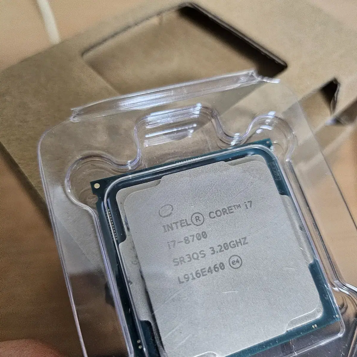 i7 8700 cpu + 인텔 기본 쿨러 ( 새상품)