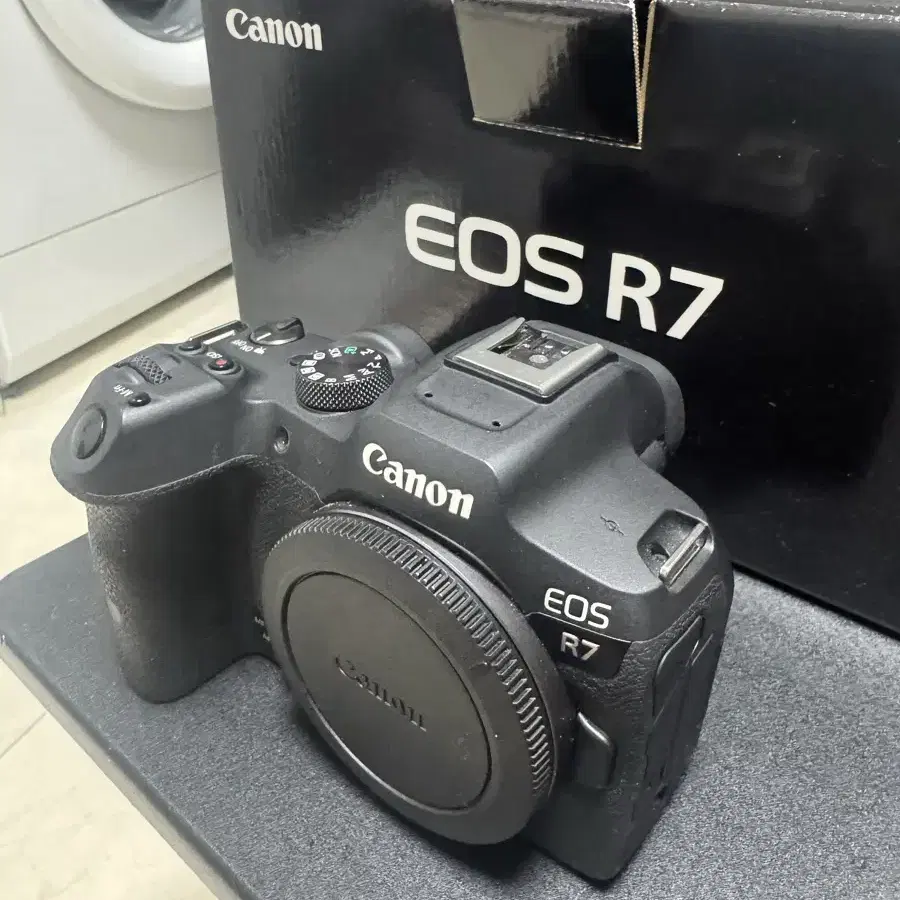 캐논 EOS R7