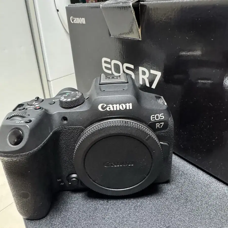 캐논 EOS R7