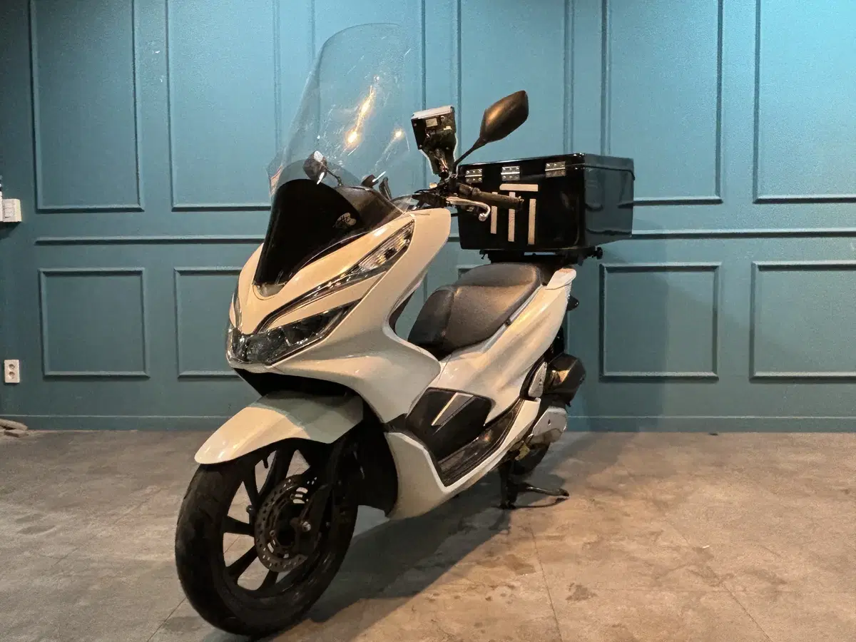 20년식 혼다  pcx125 판매합니다.