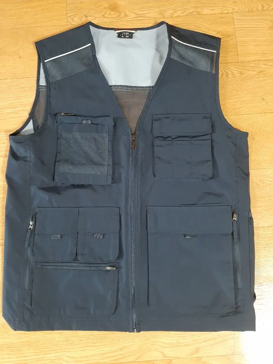 Vest is new, feel free to look if you need it 15000