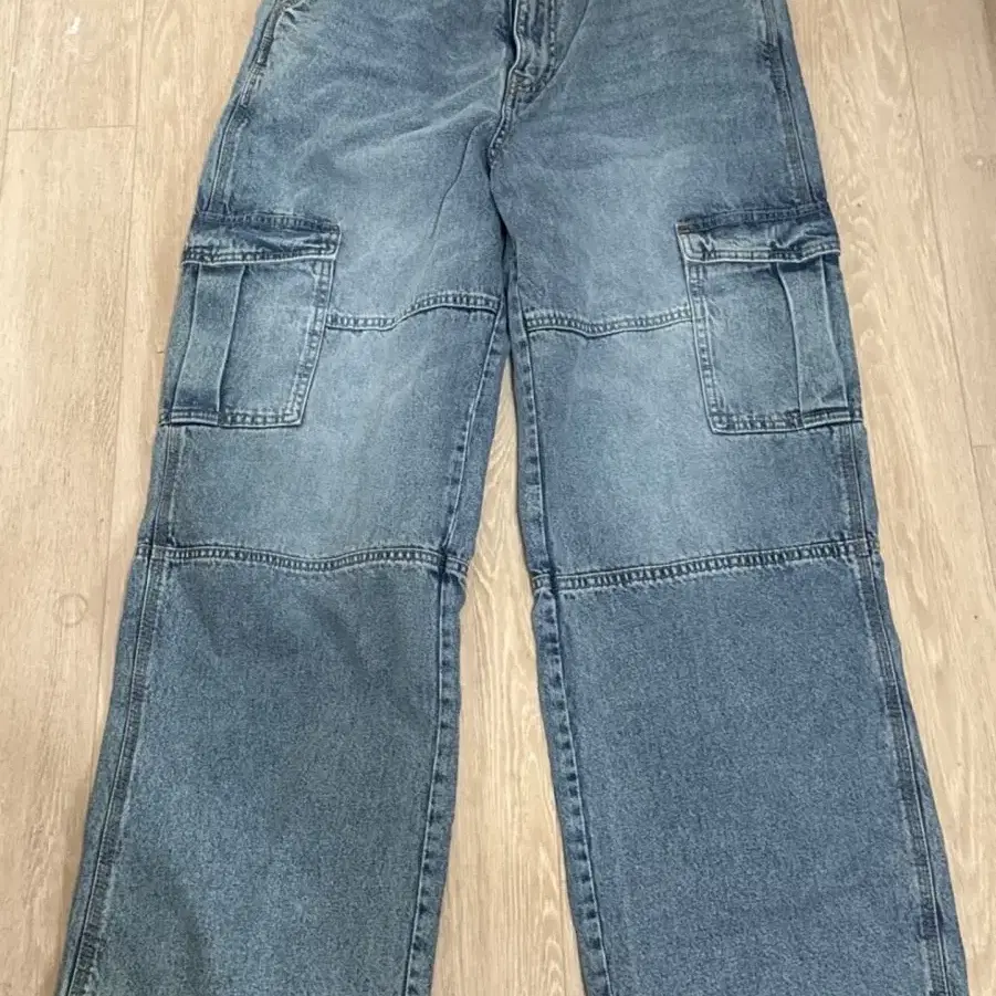 H&M x Divided / 90s baggy jeans