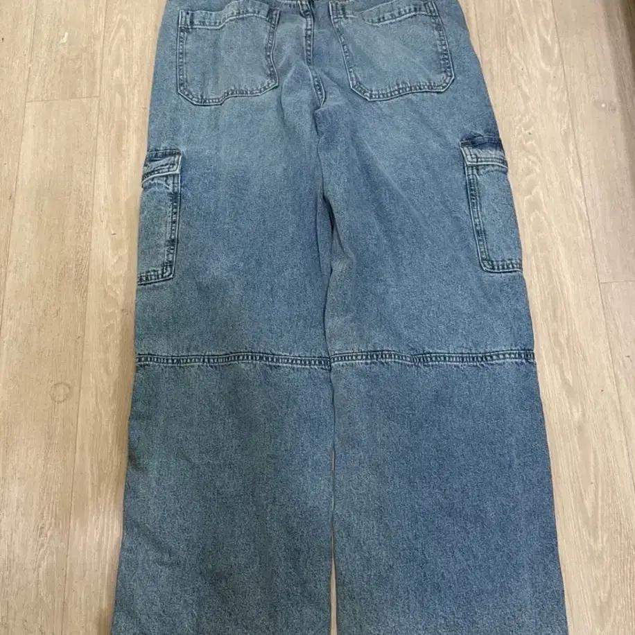 H&M x Divided / 90s baggy jeans