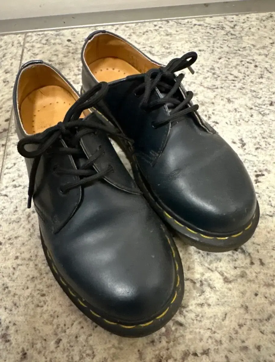 Dr. Martens 3-Hole Navy 235