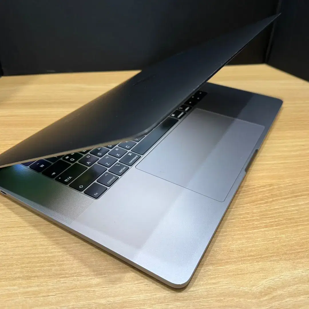 맥북 MacBook Pro 15(i7, 2018년) 4