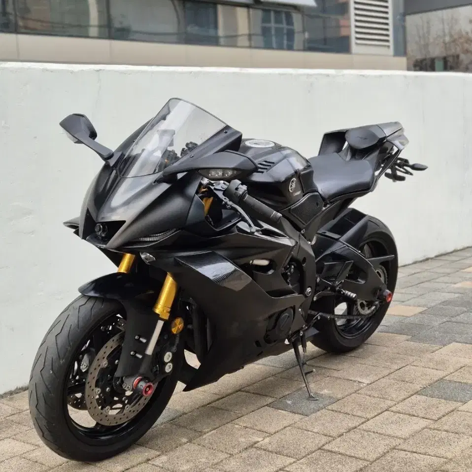 2019 야마하 R6 아크라 풀배기 판매합니다.