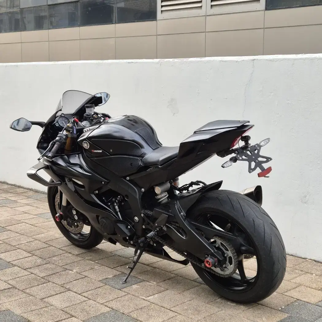 2019 야마하 R6 아크라 풀배기 판매합니다.