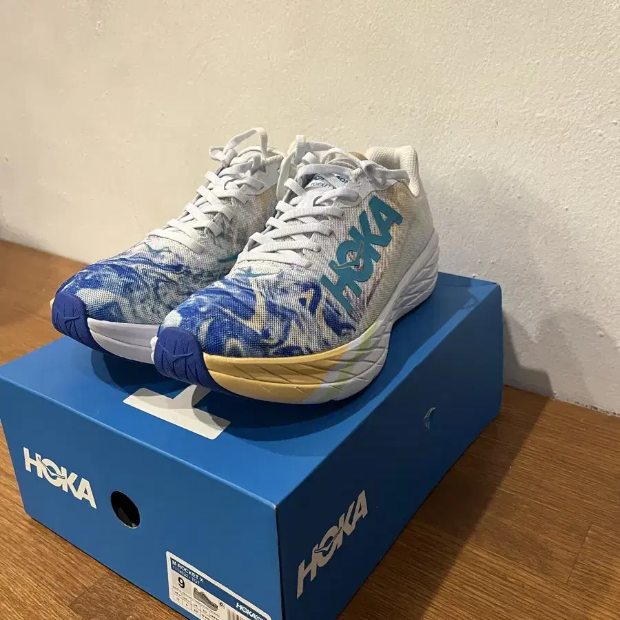 호카 로켓 x 270 새상품 (hoka rocket x)