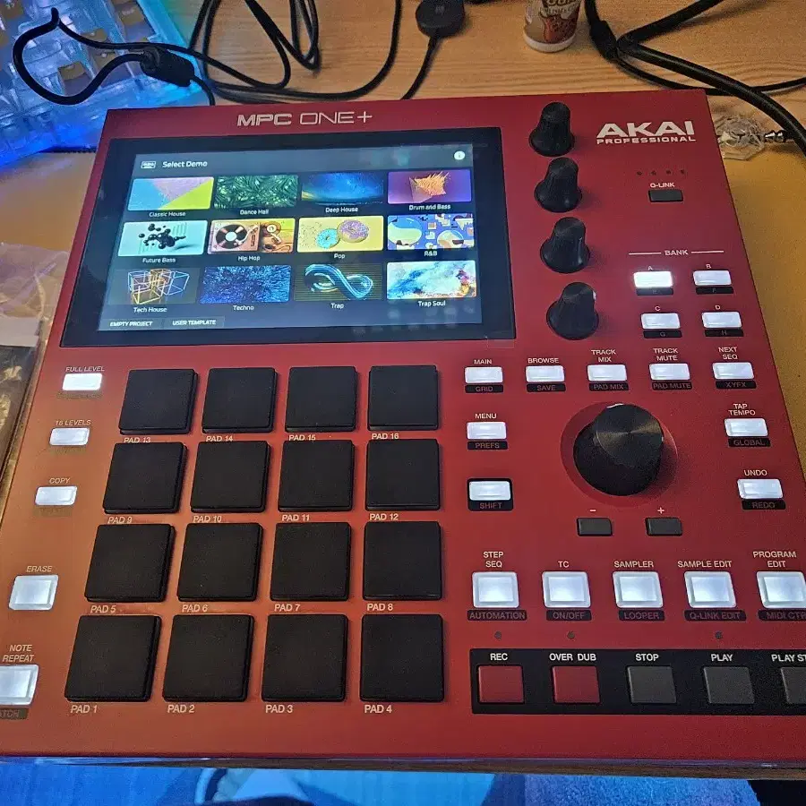 akai mpc one 플러스 신품급 판매합니다(구매한지2달 실사용2회