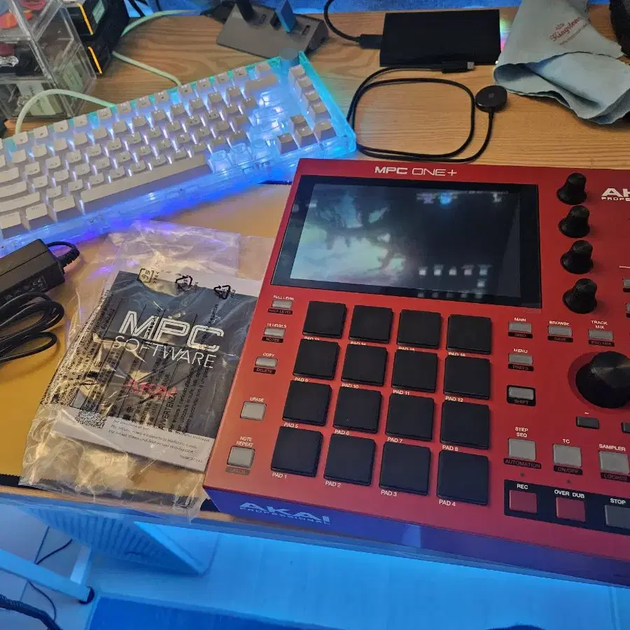 akai mpc one 플러스 신품급 판매합니다(구매한지2달 실사용2회