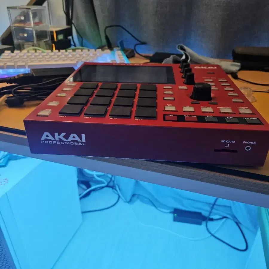 akai mpc one 플러스 신품급 판매합니다(구매한지2달 실사용2회