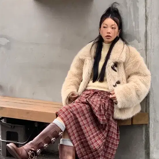 마가린핑거스 TOGGLE FUR JACKET 퍼 자켓 베이지