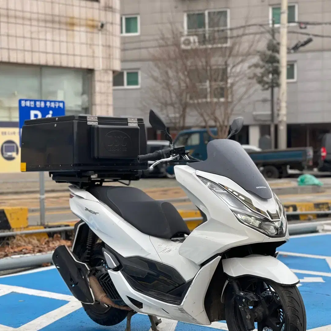 21년식 ABS모델 pcx125  깔끔한차량 저렴하게 판매합니다.