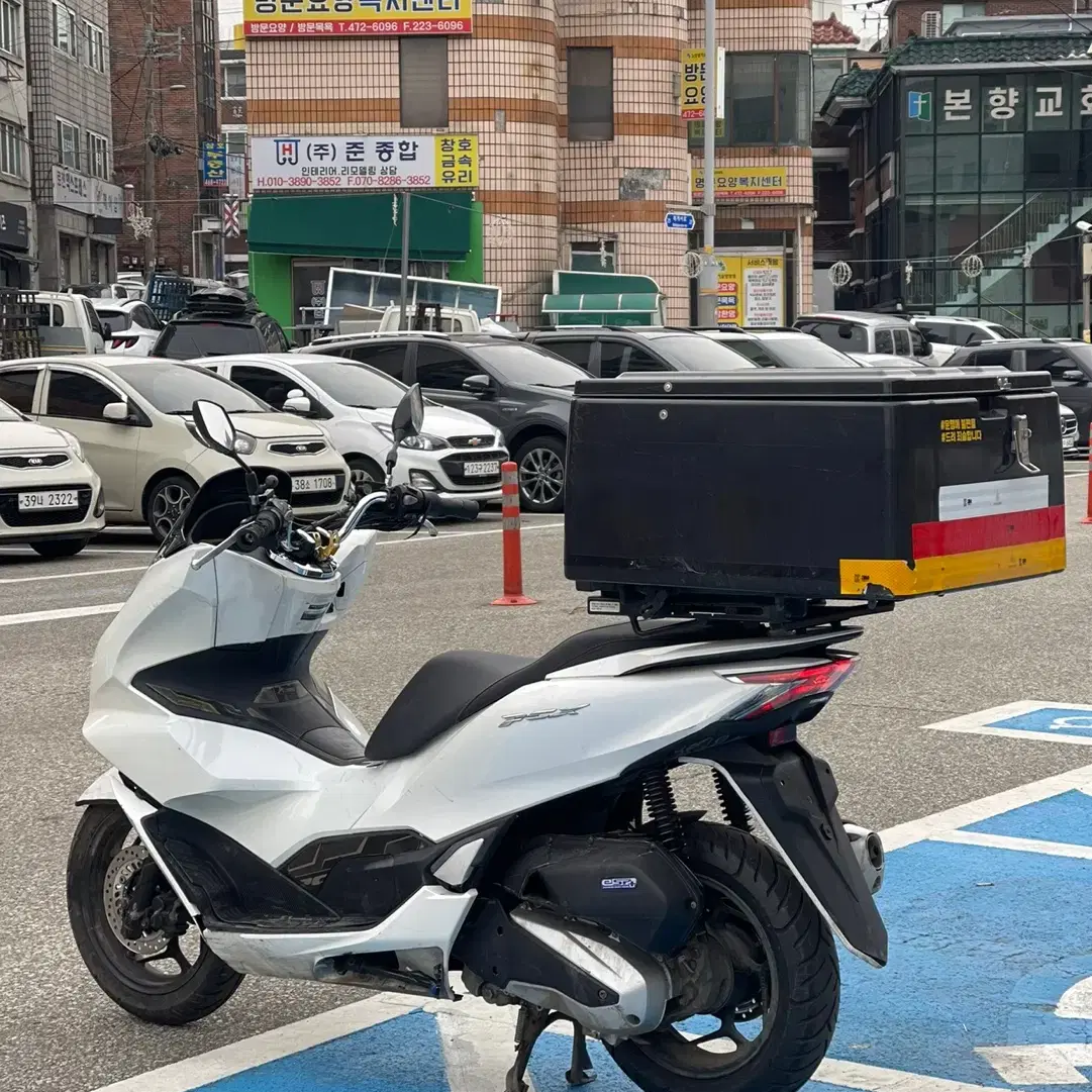 21년식 ABS모델 pcx125  깔끔한차량 저렴하게 판매합니다.